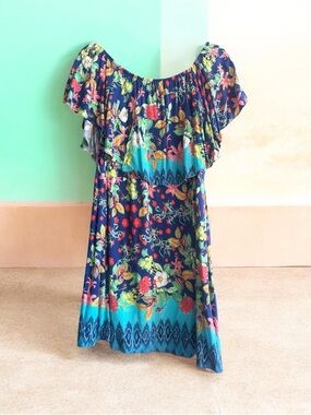 🌺 Vibrant Brazilian Floral Dress – Adjustable Neckline – Size M (Brazil) – EUC 🌺